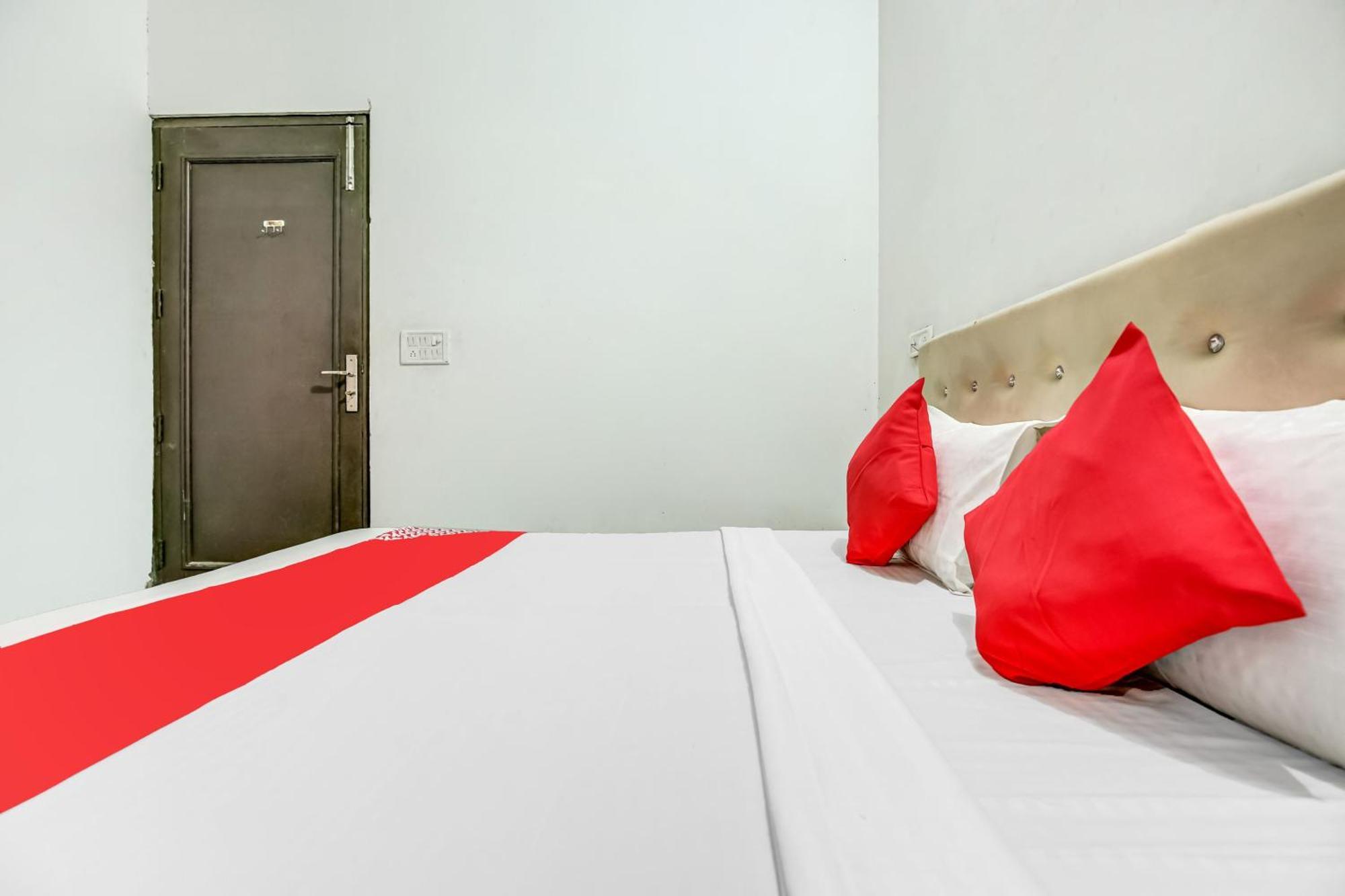Flagship Hotel Big Boss Kurukshetra 外观 照片
