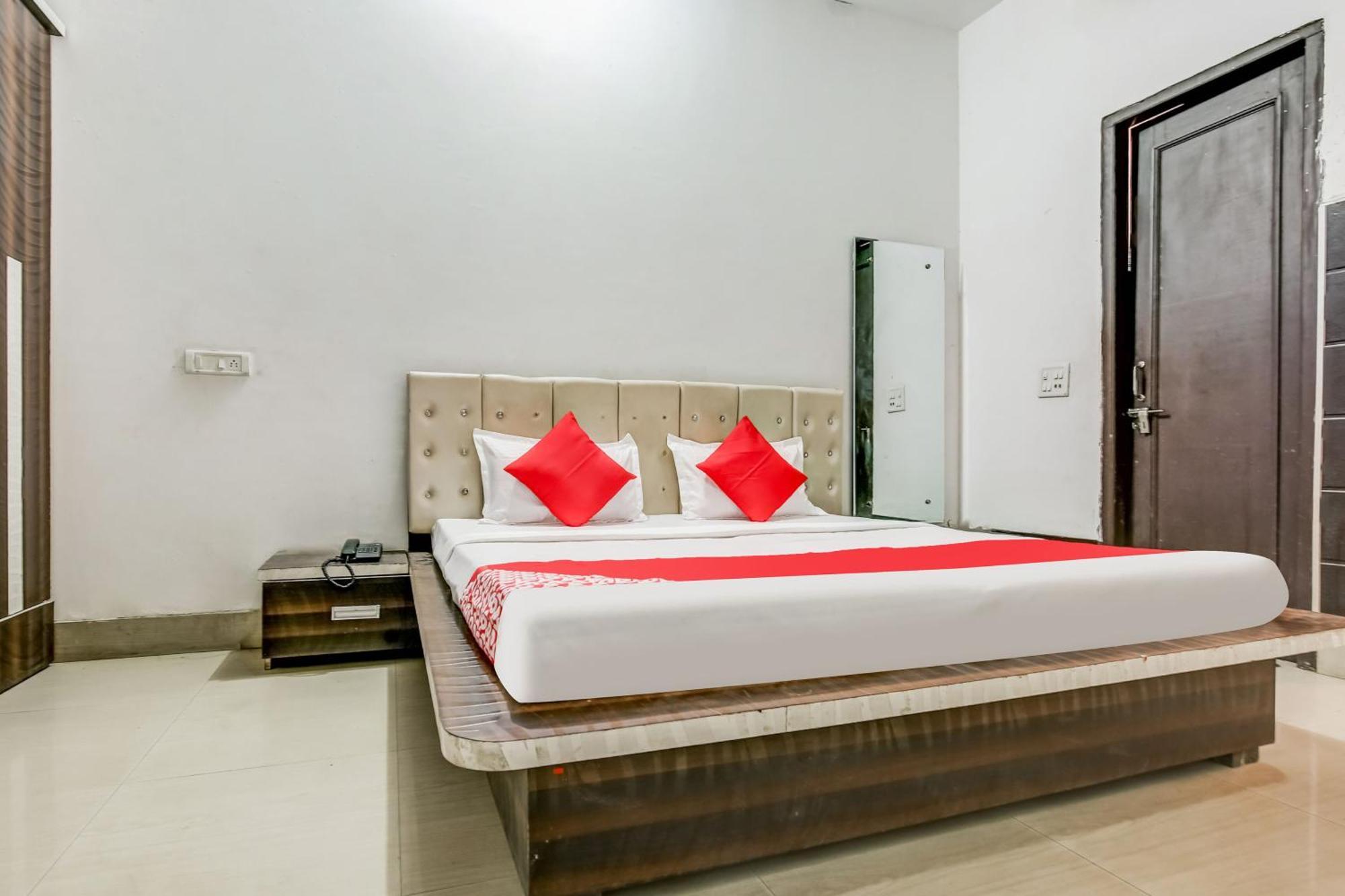 Flagship Hotel Big Boss Kurukshetra 外观 照片