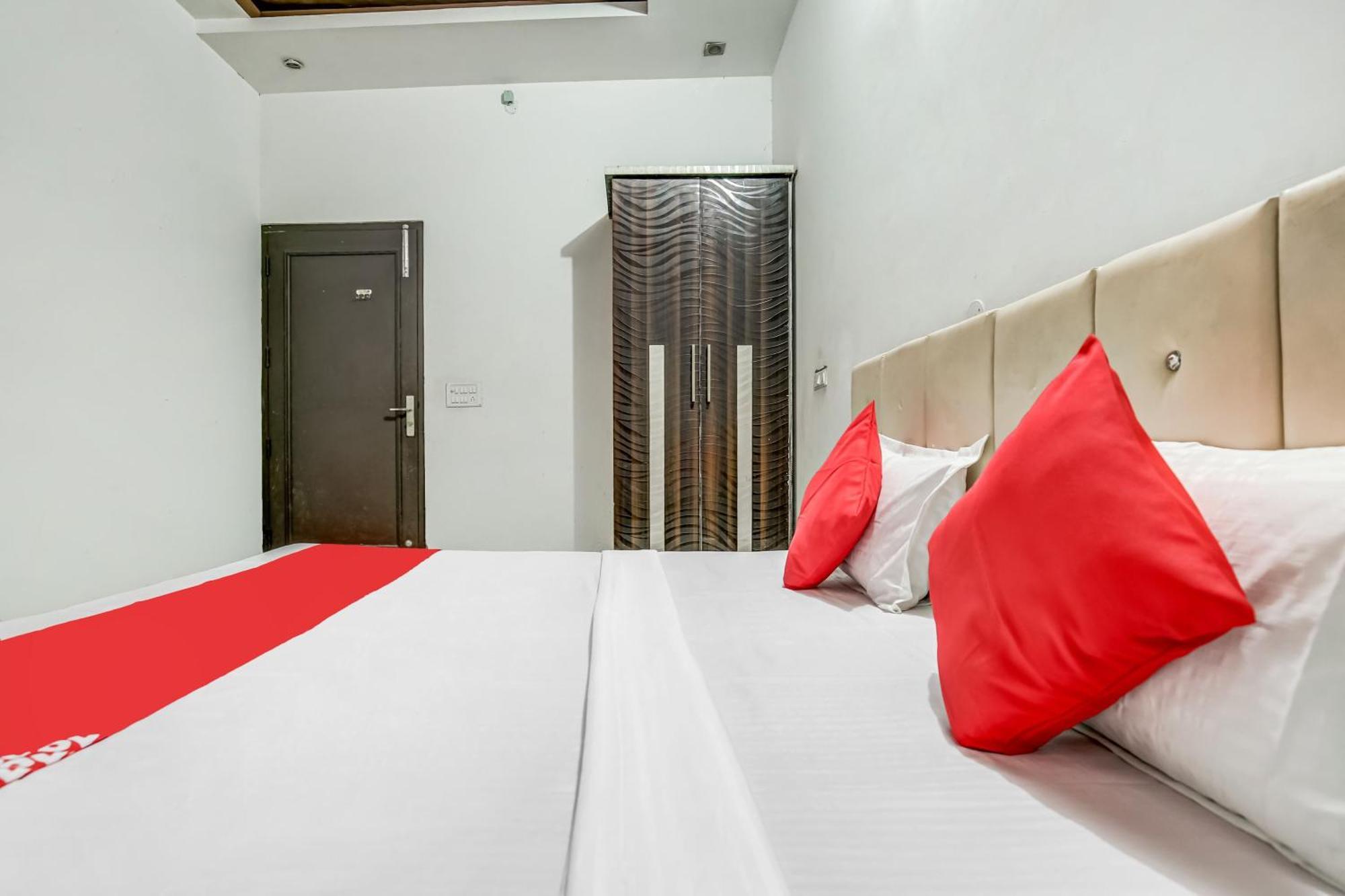 Flagship Hotel Big Boss Kurukshetra 外观 照片