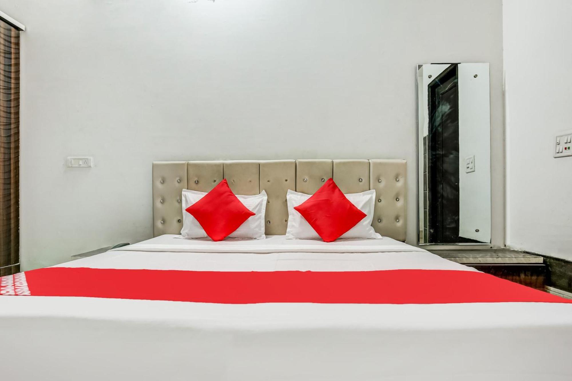 Flagship Hotel Big Boss Kurukshetra 外观 照片