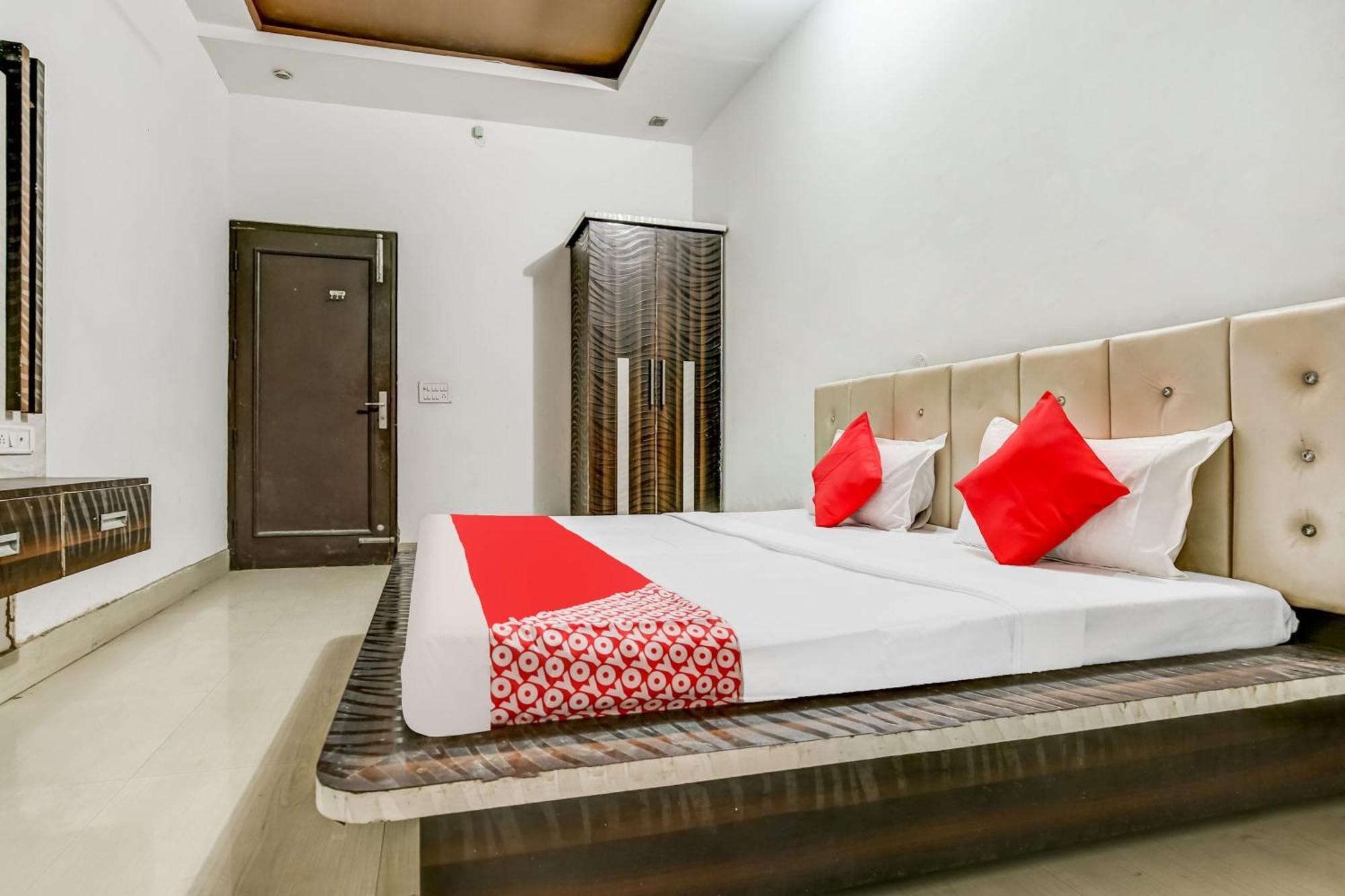 Flagship Hotel Big Boss Kurukshetra 外观 照片